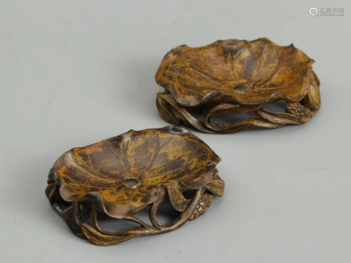 A PAIR OF HARDWOOD CARVING 'LOTUS' BRUSH WASHERS