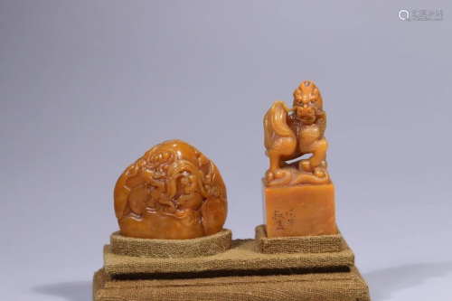 A PAIR OF SHOUSHAN STONE CARVING SEALS
