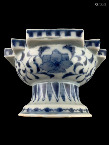 Chinese Blue And White Porcelain Footed Bowl