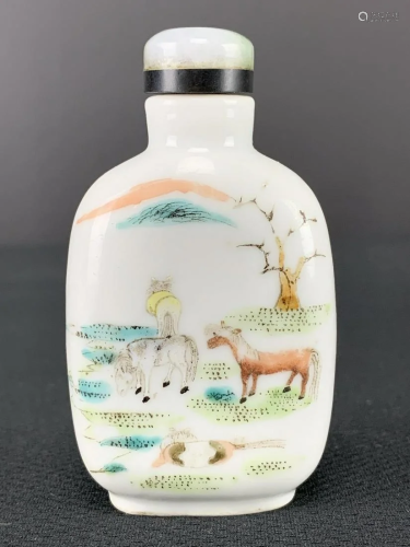 Fine Chinese Playing Horses Snuff Bottle