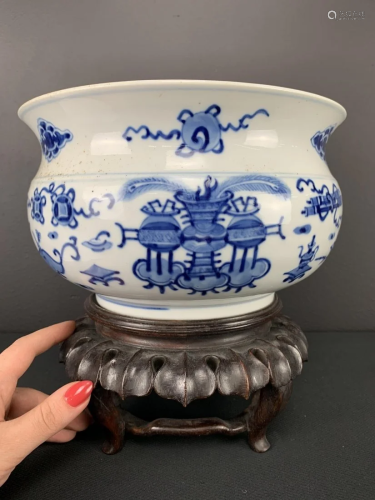 Large 18th C Chinese Blue And White Basin