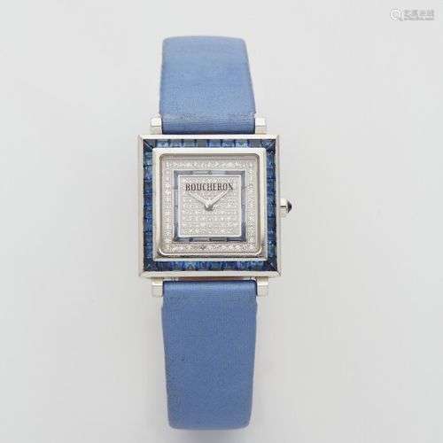 BOUCHERON BRACELET MONTRE carrée en or gris (750). Lunette s...