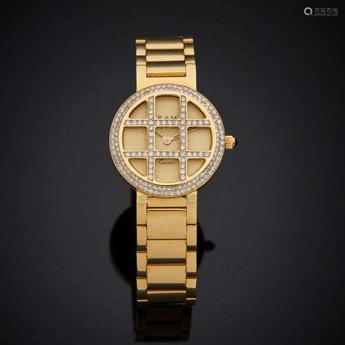 BRACELET MONTRE ronde en or jaune (750). Lunette et grille s...