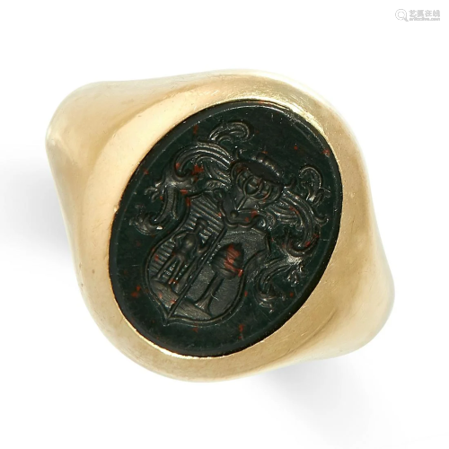 AN ANTIQUE BLOODSTONE INTAGLIO SEAL SIGNET RING in