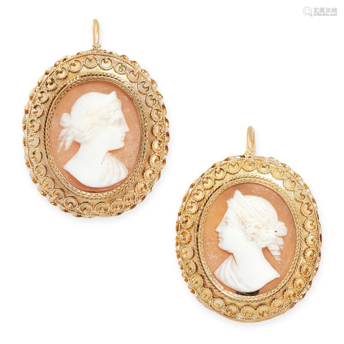 A PAIR OF ANTIQUE CAMEO EARRINGS in yellow gold, in the