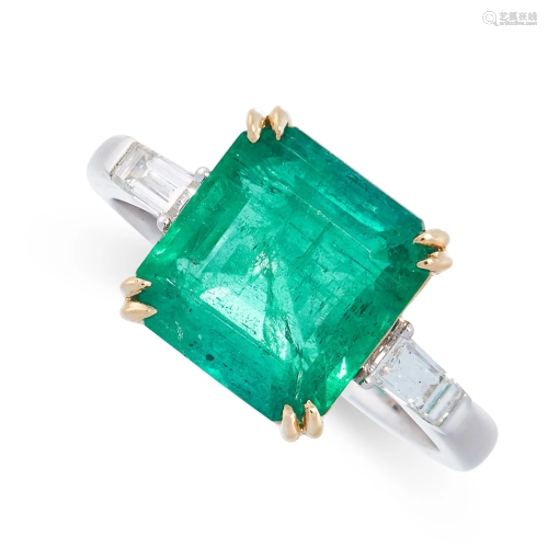 AN EMERALD AND DIAMOND RING in 18ct white gold and