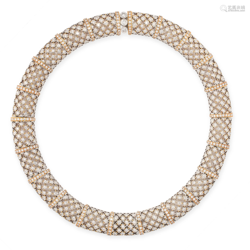 A DIAMOND COLLAR NECKLACE in 18ct white and yellow