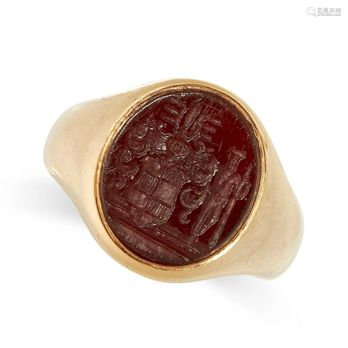 AN ANTIQUE CARNELIAN INTAGLIO SEAL / SIGNET RING in