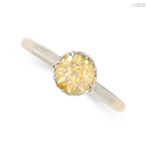 A YELLOW SAPPHIRE RING in 18ct yellow gold and