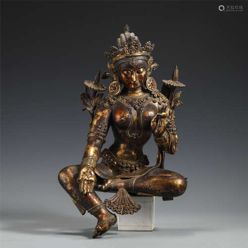 A CHINESE BRONZE GILT LACQUERED FIGURE OF BUDDHA STATUE