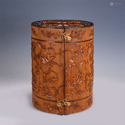 A CHINESE QING STYLE BAMBOOCARVING ROUND TREASURE BOX