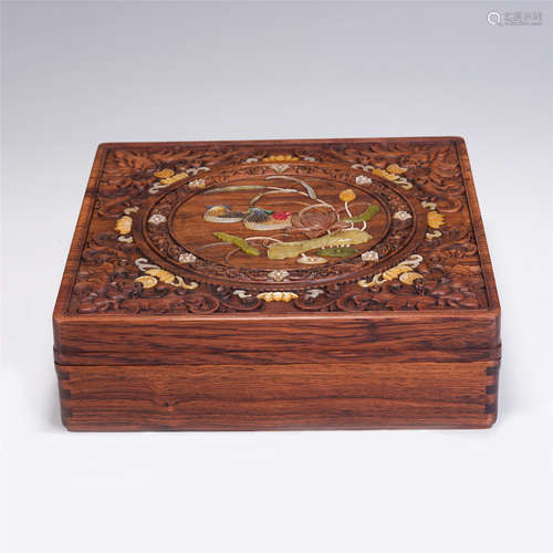 A CHINESE QING STYLE HARDWOOD INLAID GEMSTONES LIDDED BOX