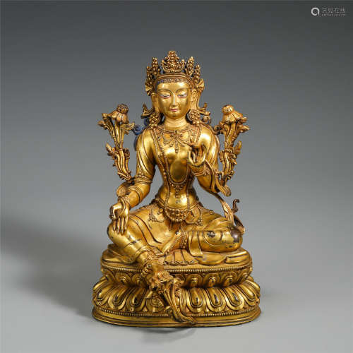 A CHINESE GILT BRONZE FIGURE OF GUANYIN BUDDHA STATUE