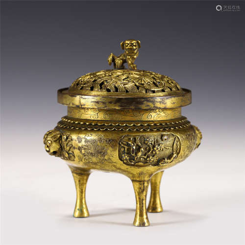 A CHINESE GILT BRONZE CENSER WITH COVER