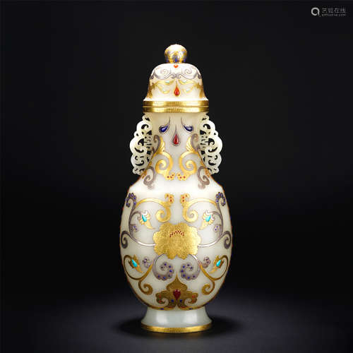 A CHINESE WHITE JADE VIEWS VASE INLAID WITH GOLD