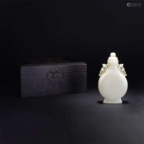 A CHINESE QING STYLE WHITE JADE FLASK MOON VASE