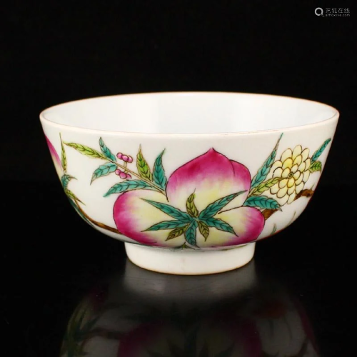 Chinese Famille Rose Peach Design Porcelain Bowl
