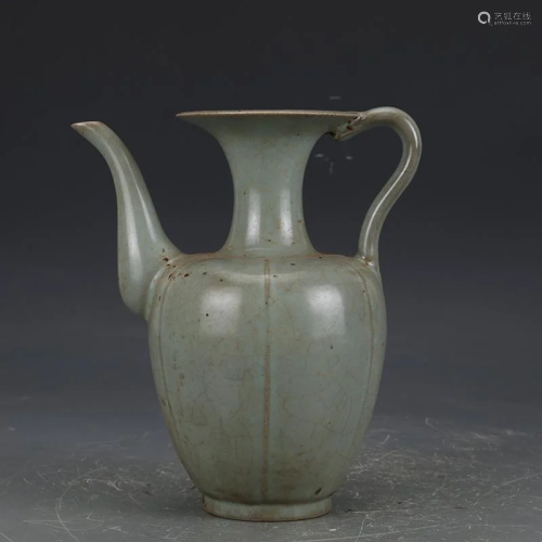 Song dynasty green glaze lid pot