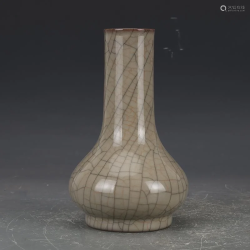 Song dynasty water chestnut shaped vase