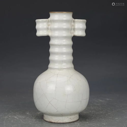 Song dynasty kiln white glaze bottle with double eared