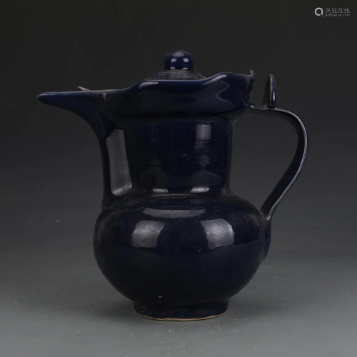 Ming dynasty Xuan De dark blue covered teapot