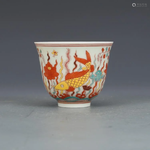 Ming dynasty colorful cup with fish painting