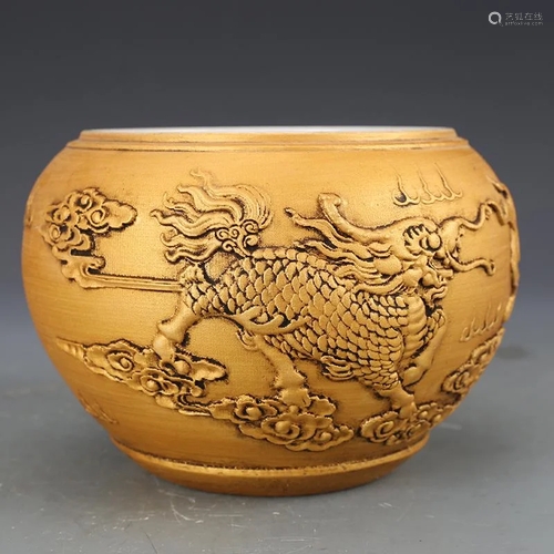 Qing dynasty gold pot carved with auspicious beast