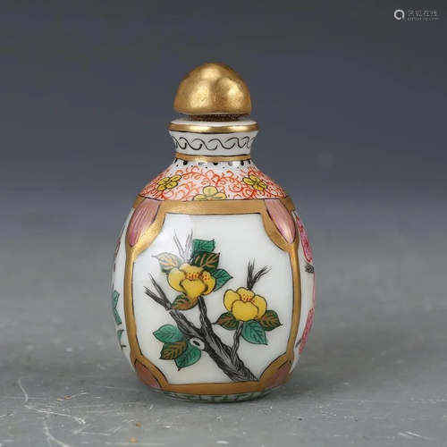 Qing dynasty Qian Long colorful snuff bottle with flora