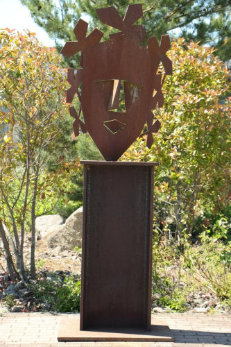 Sculpture on a pedestal, Andreas Helmling