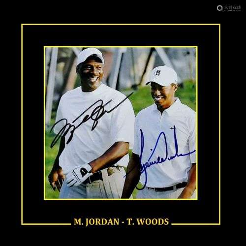 Tiger WOODS et Michael JORDAN. Photo couleur dédicacée par T...