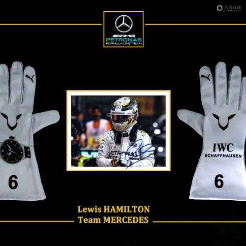 Lewis HAMILTON. Photo couleur dédicacée par Lewis Hamilton, ...