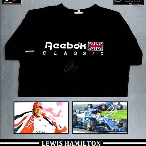 Lewis HAMILTON. Ensemble de 2 photos dédicacées par Lewis Ha...