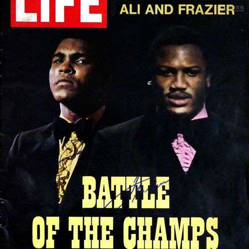 Muhammad ALI et Joe FRAZIER. LIFE “Battle of the Champs”. Co...