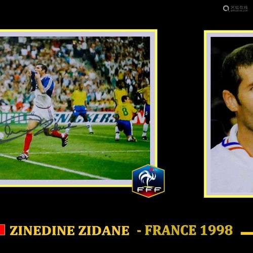 Zinédine ZIDANE. Ensemble de 2 photos couleur dont l'une déd...