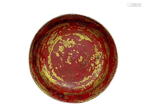 GILT-DECORATED LACQUER CHARGER