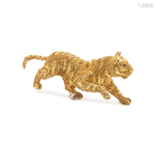 YELLOW GOLD AND DIAMOND TIGER BROOCH