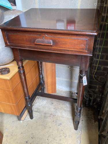 An early 20th centurye Globe Wernicke clerk's desk, length 6...