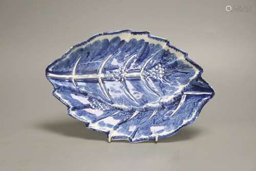 A rare Bow dish, moulded as two overlapping leaves, c.1762, ...