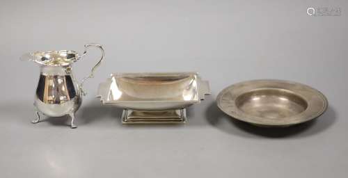 A modern silver small armada dish, London, 1970, 12cm, 3.5oz...