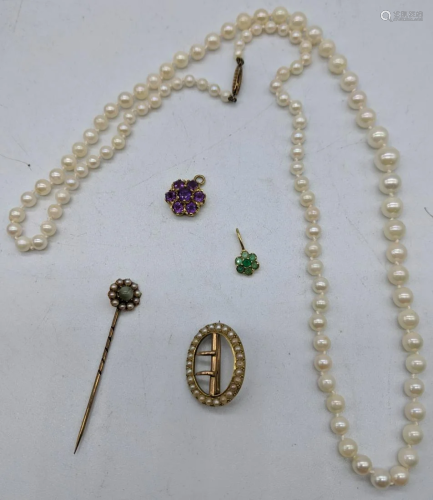 A collection of jewellery to include a 15ct yellow gold