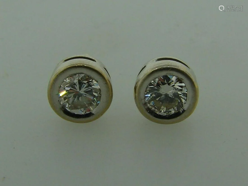 Chic ROUND DIAMOND WHITE GOLD STUD EARRINGS STUDS