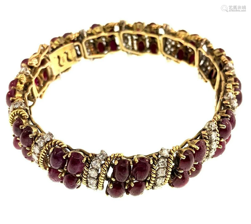 Beautiful 14K Yellow Gold Bracelet with Cabochon Rubies