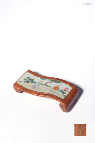 chinese famille rose porcelain brush holder