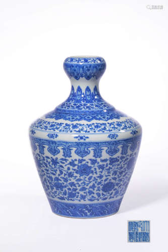 chinese blue and white porcelain garlic vase