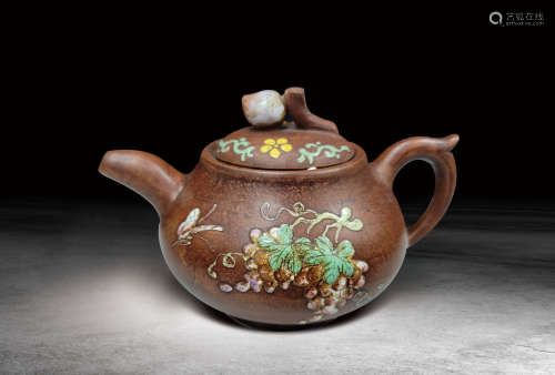 清 紫砂加彩花蝶紋茶壺