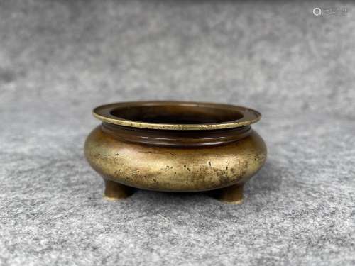 A MING DYNASTY XUANDE PAWN FOOT INCENSE BURNER