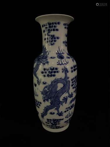 A GUANGXU BLUE AND WHITE DRAGON DANCE BOTTLE