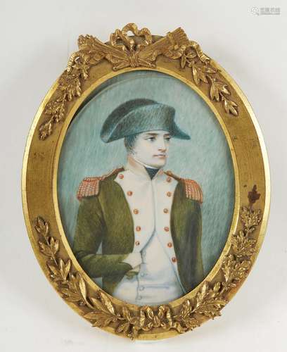 Miniature ovale représentant Napoléon Bonaparte, cadre en br...