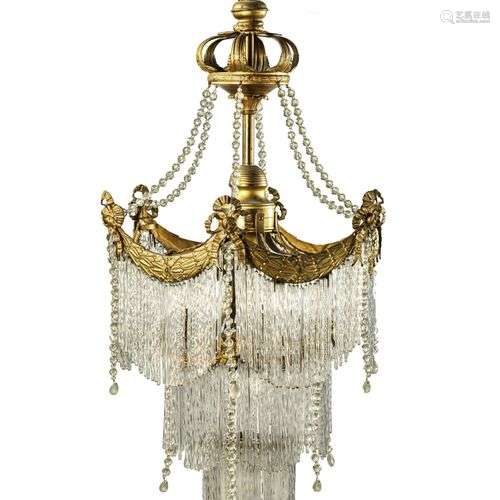 Grand et beau lustre de style russe en bronze et chutes de v...