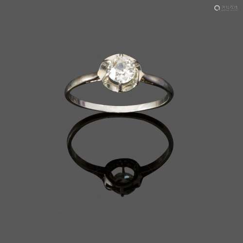 Bague solitaire En or gris 18k serti d'un diamant taille bri...